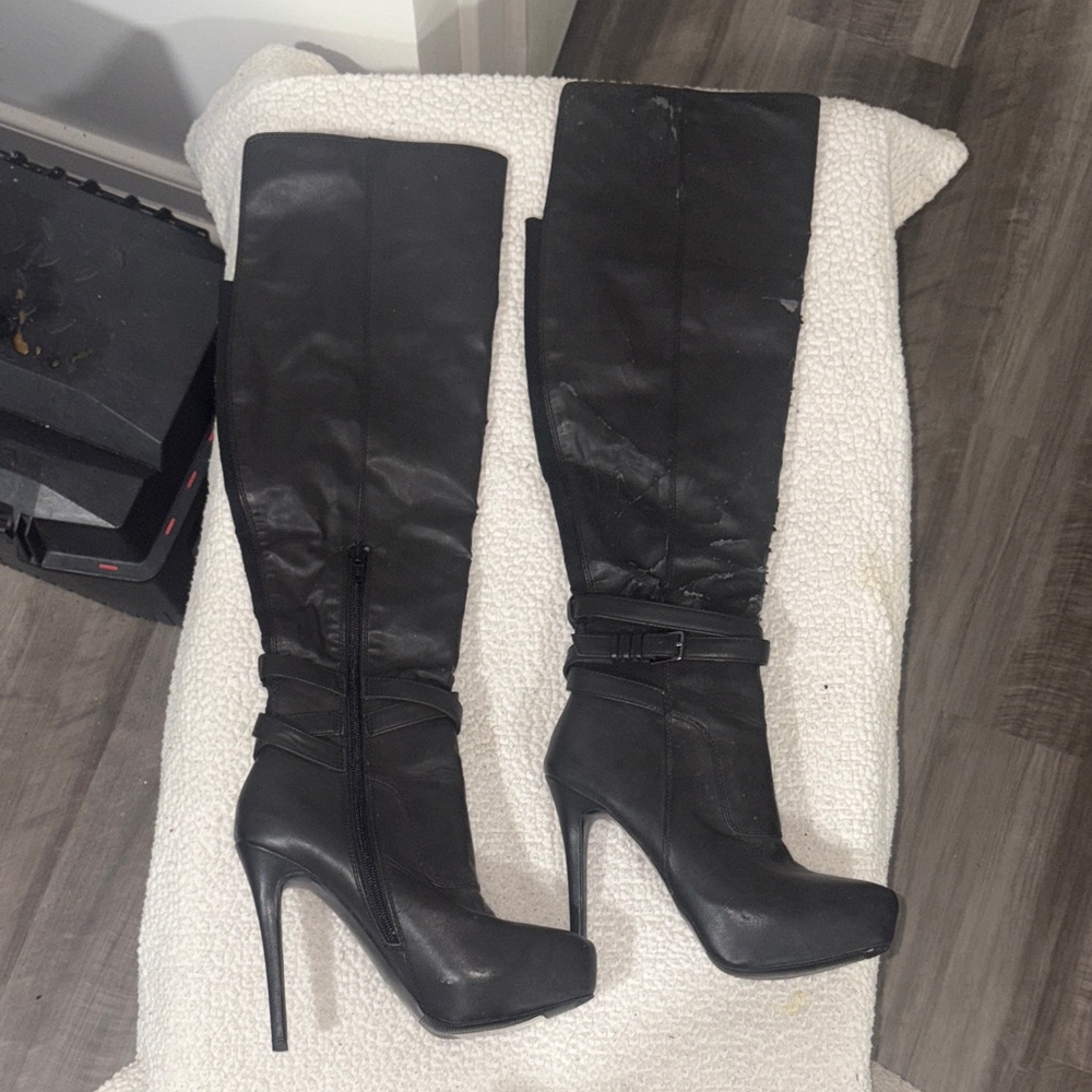 Elegant Black Knee-High Women's Boots